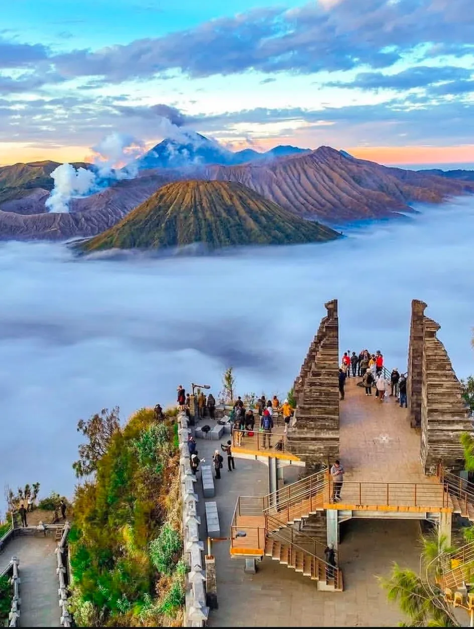 Mount Bromo tour  2 days 1 night 