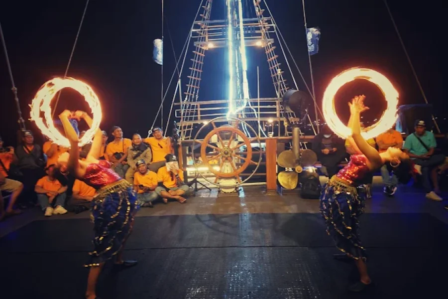 Pirate Dinner Cruise Bali – Unleash Your Inner Swashbuckler with Pirate Dinner Cruise!